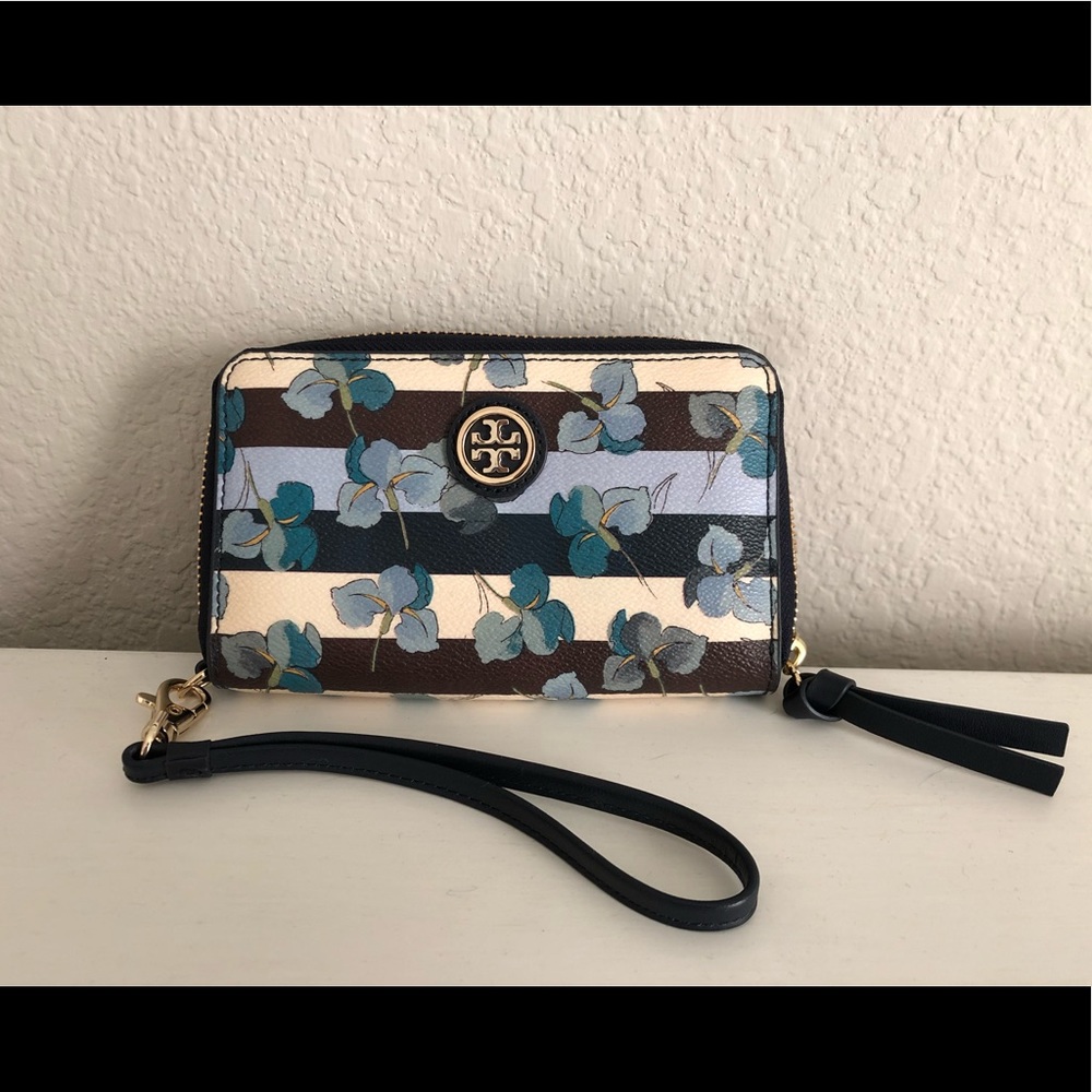 Tory Burch Kerrington Smartphone Wristlet- navy floral
